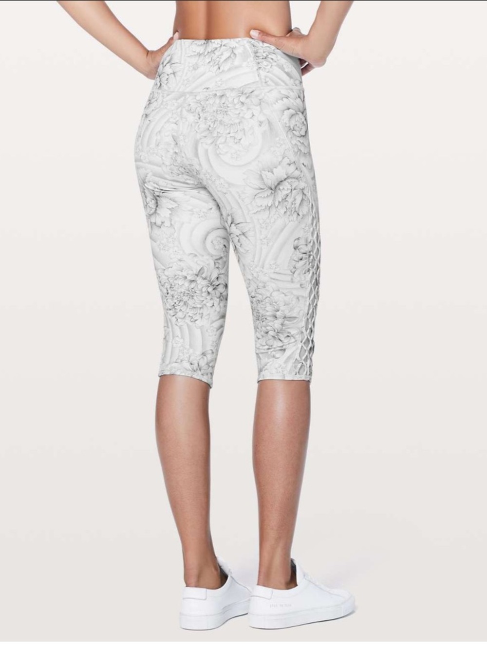 Lululemon Love Knot Crop Leggings